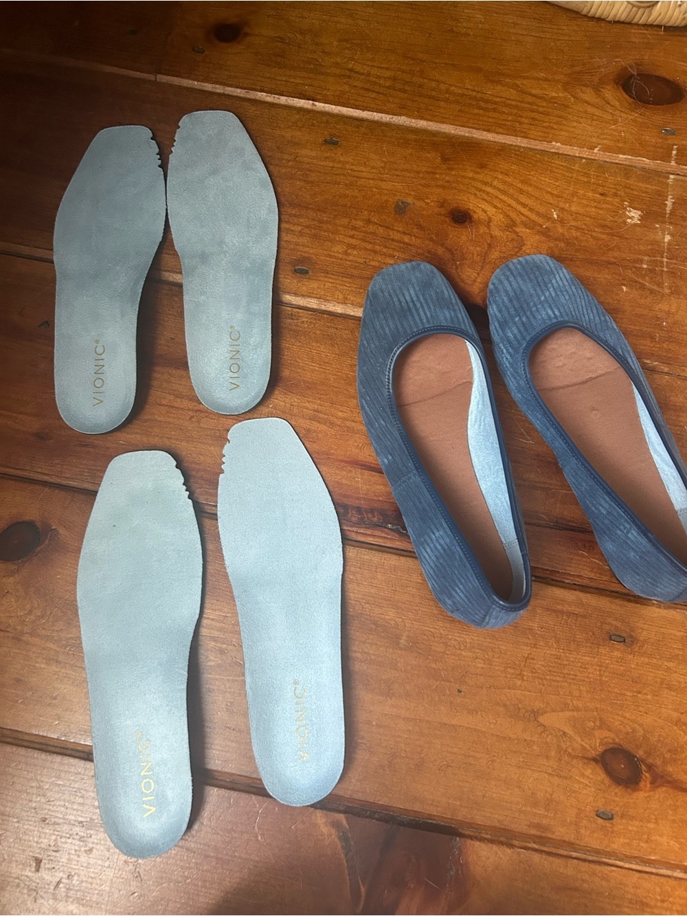 Vionic Orinda Ballet Flats in Denim Blue Suede, size 7.5 medium